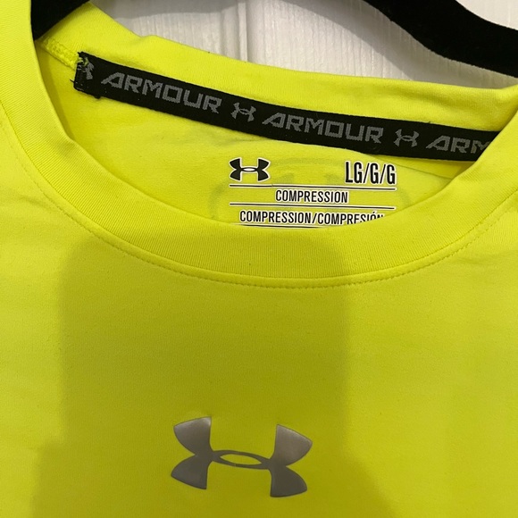 2/15$ - Under Armour compression shirt - Neon - Picture 2 of 3